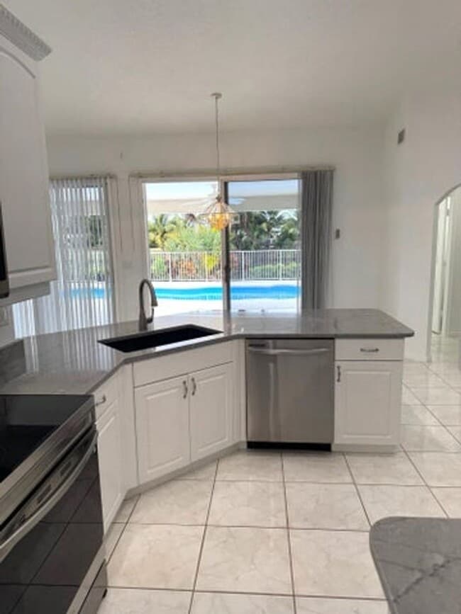 Photo - 106 Pepper Tree Cres