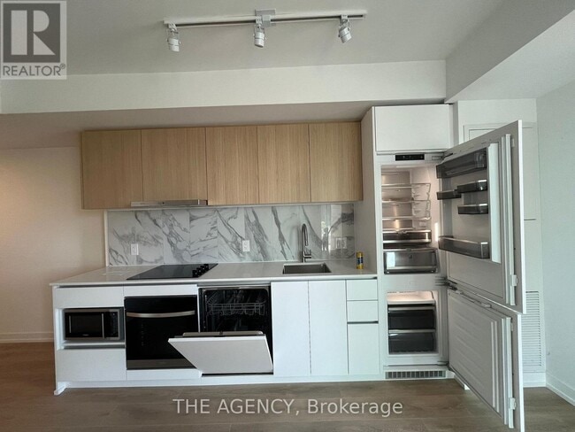Photo - 1100 Sheppard Ave W Unité 215