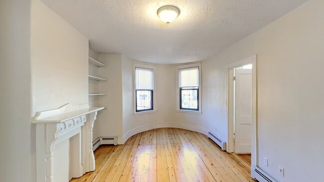 Photo - 31 Wigglesworth St Unit 1