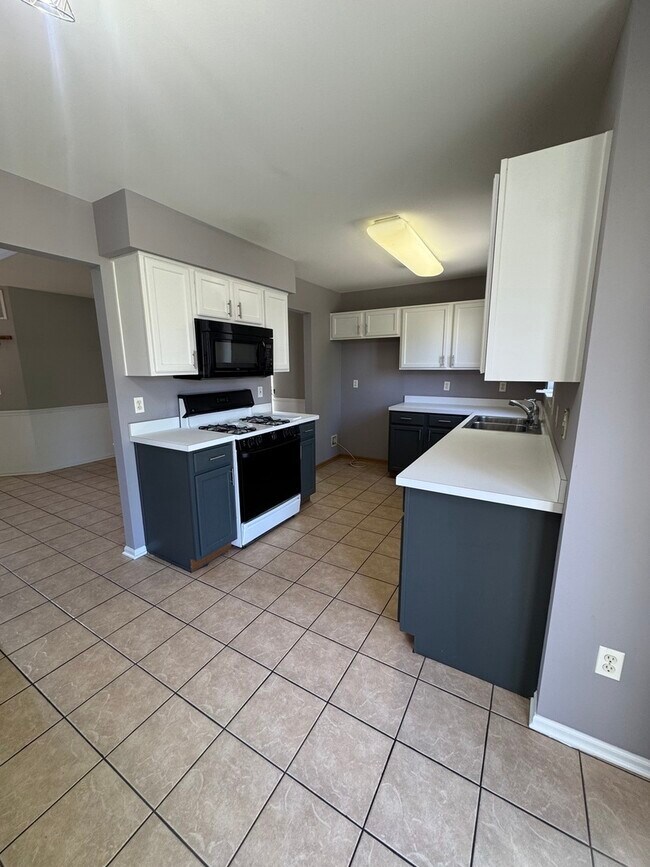 Photo - 1716 William Dr