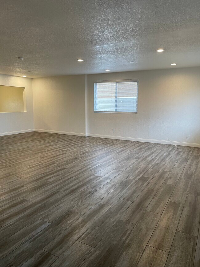 Photo - 904 Carpenter Dr