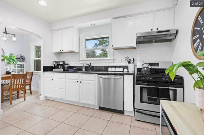 Photo - 3105 58th St