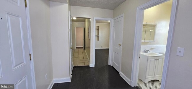 Photo - 604 Mellon St SE