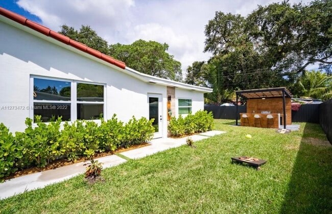 Photo - 1523 NE 148th St Unidad Apartment