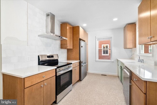 Photo - 117 W 14th St