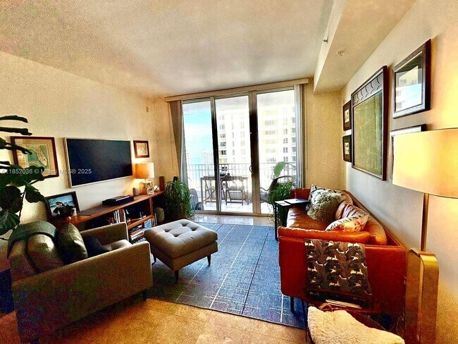 Photo - 801 Brickell Key Blvd Unidad 2207 Rental