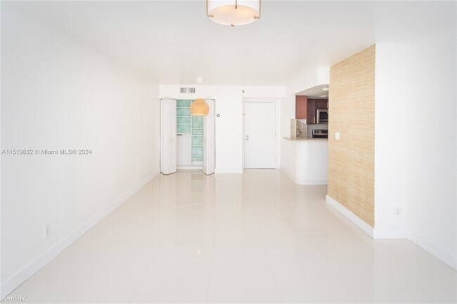 Photo - 1 br, 1 bath Condo - 770 Claughton Island ... Unit Apt 2110