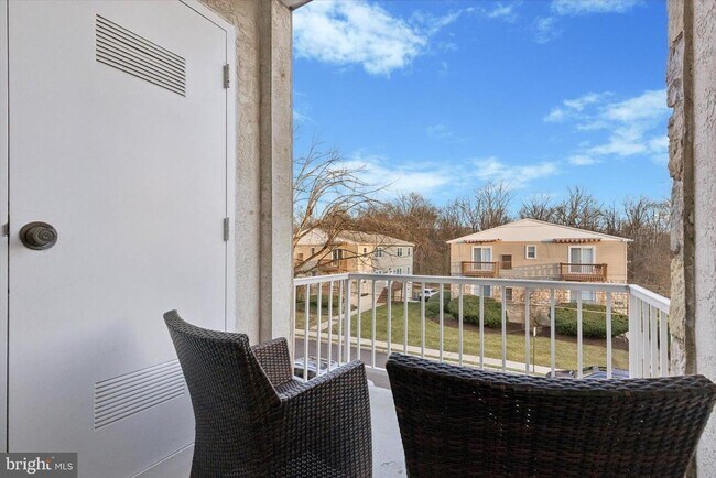 Photo - 720 Willow St Unidad B