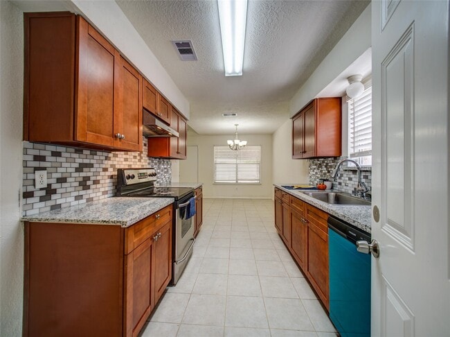 Photo - 6834 Harpers Dr