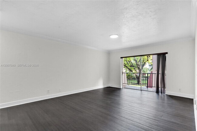 Photo - 13715 Kendale Lakes Cir Unidad A-211