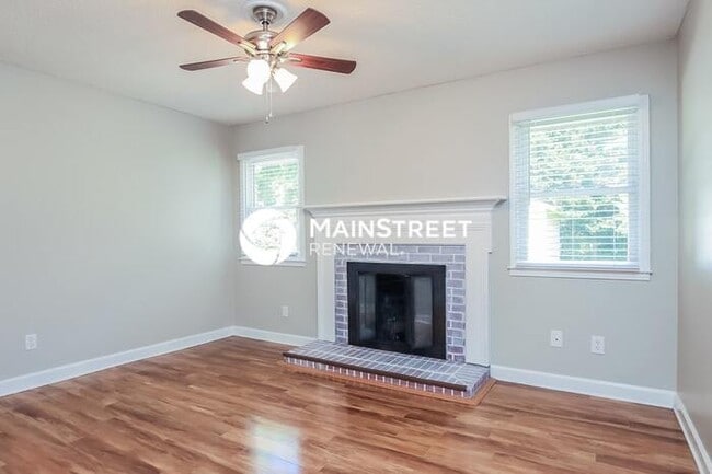 Photo - 3 Bedroom Pet-Friendly Home in Greensboro, NC with Main Street Renewal