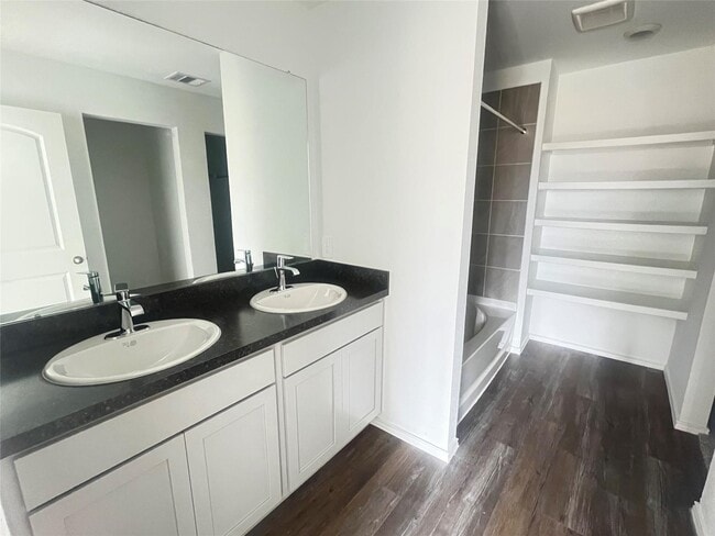 Photo - 5930 Cypress Hts Dr