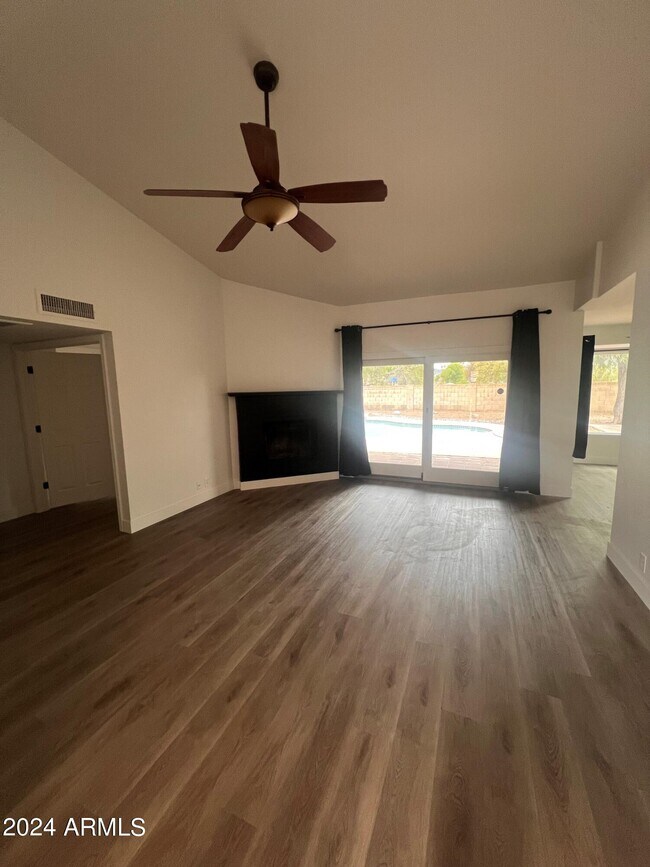 Photo - 6530 S Farmer Ave