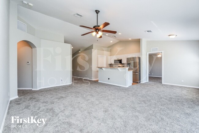 Photo - 416 Jourferie Rd