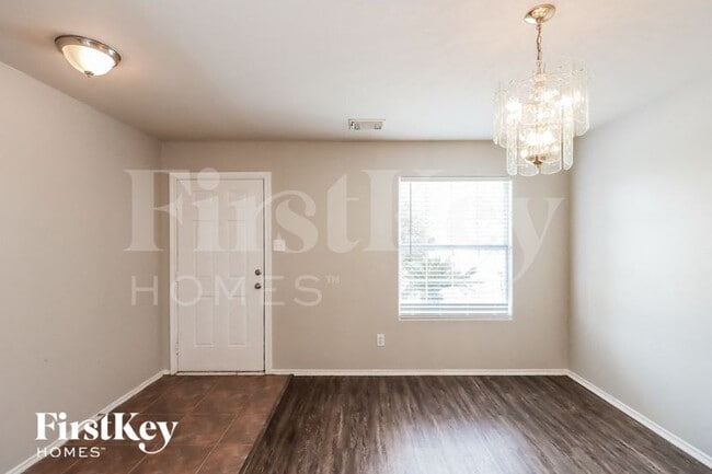 Photo - 602 Regal Hollow Ln