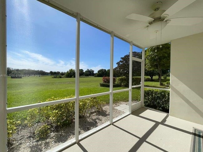 Building Photo - 2950 N Palm Aire Dr Unit 105