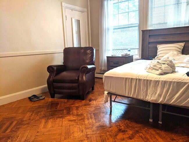 Photo - 17 Putnam Ave Unit room