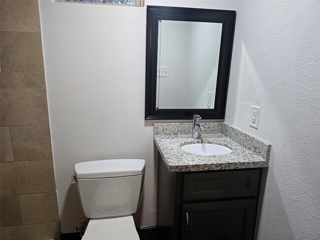 Photo - 1501 Asbury St Unidad B