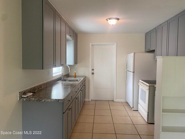 Photo - 1868 Pineapple Ave