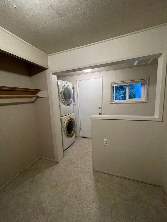 Photo - Watkins (7467 Maxwelton Rd.) Unit #1