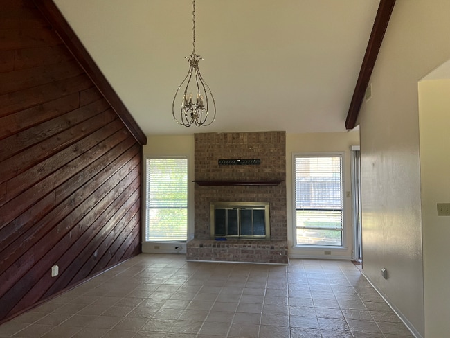 Photo - 302 Navajo Dr