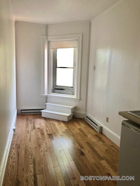 1061 Beacon St Unidad 9