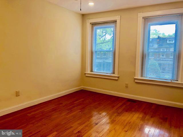 Photo - 635 Kenyon St NW