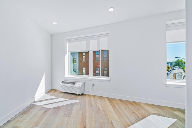 Photo - 293 Fairmount Ave Unit 404