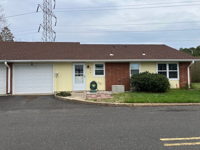 Photo - 335A Canterbury Ct Unit 335A Canterbury Court