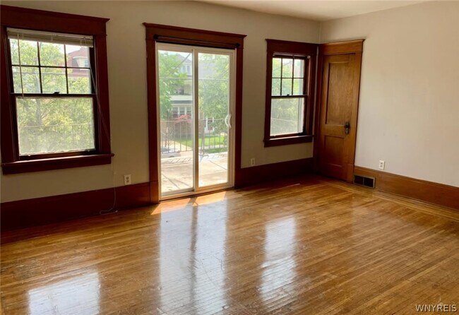 Photo - 296 Sterling Ave