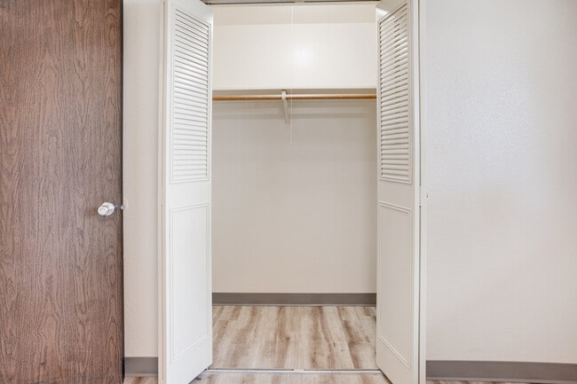 Lookingglass Apartments