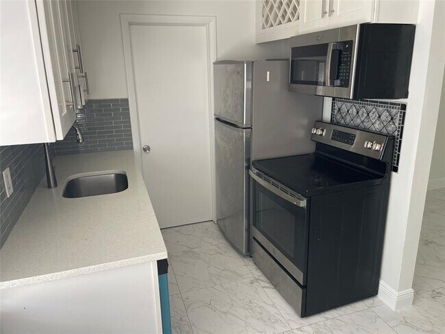 Photo - 770 NE 38th St Unit F