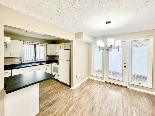 Photo - 296 S Fitzhugh St