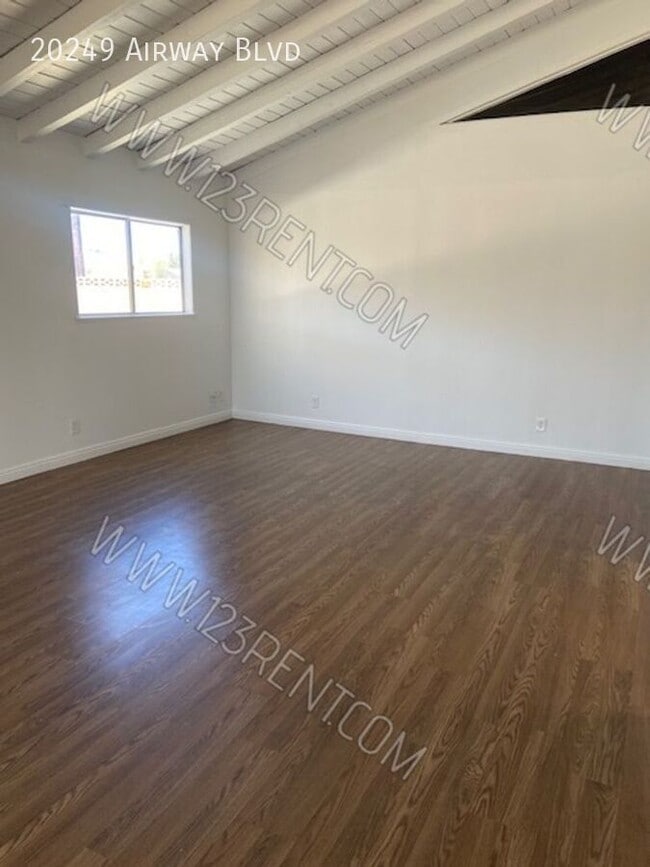 Photo - 20249 Airway Blvd