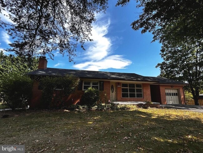 Building Photo - 985 Tasker Rd Rental