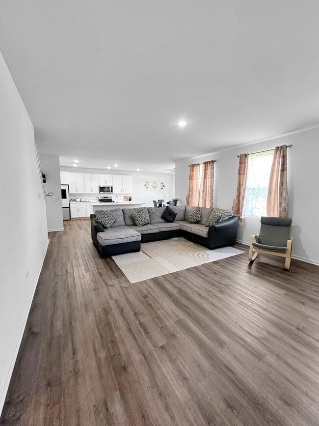 Photo - 765 Kentshire Cir