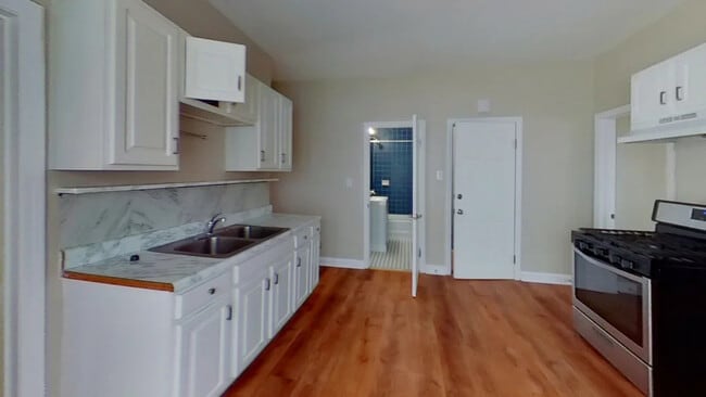 121 George St Unit 1