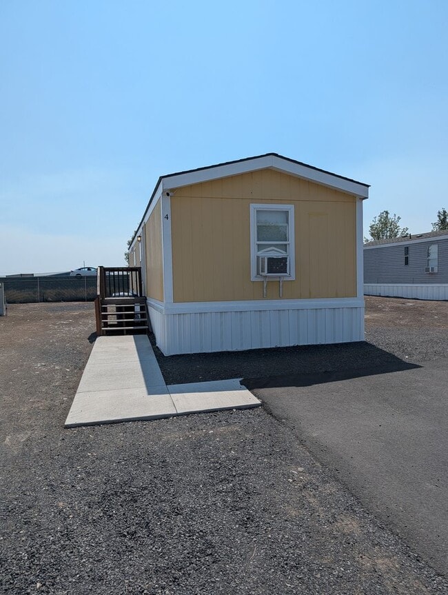 Building Photo - 4727 Owens Rd
