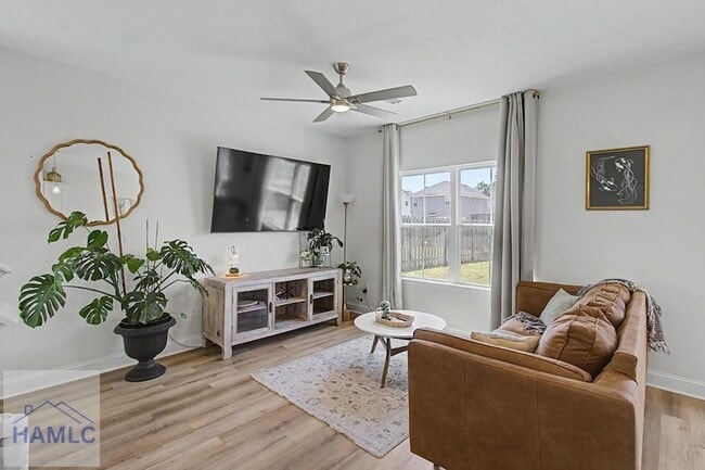 Photo - 900 Grayson Ave