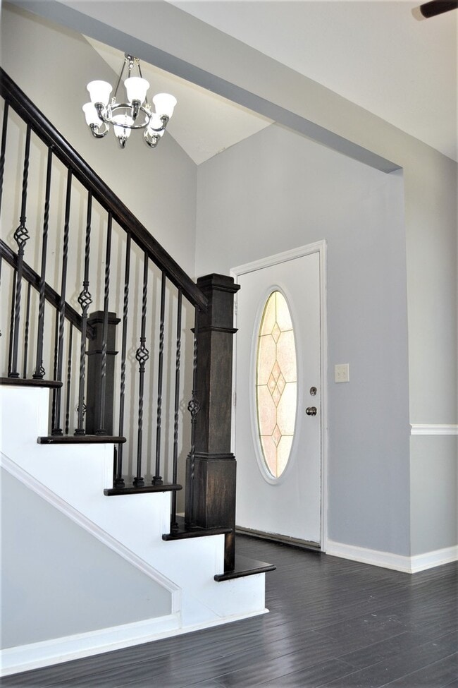 Photo - 715 Spalding Ct