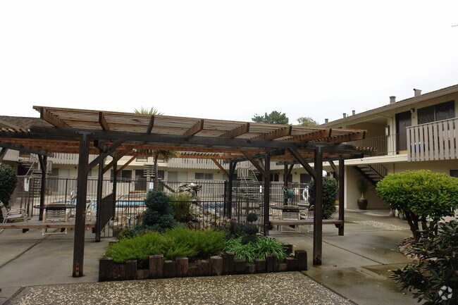 Photo - Mark-Williams Apartments