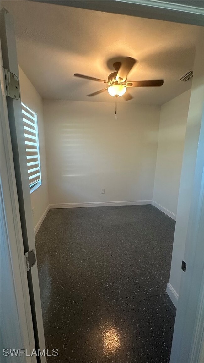 Building Photo - 2167 Della Dr