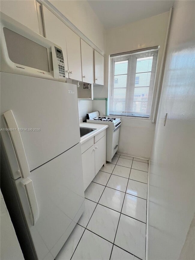 Photo - 901 Collins Ave Unit 108