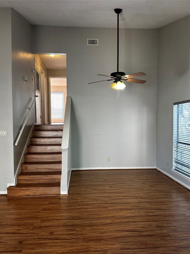 Building Photo - 3756 Tanglewilde St Unit True