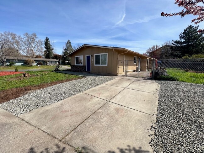 Photo - 1001 Olympic Ave