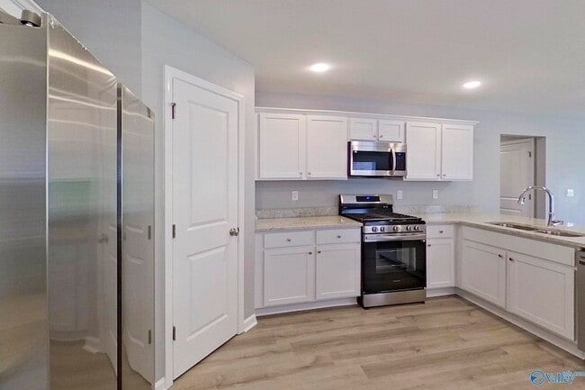 Photo - 395 Angela St