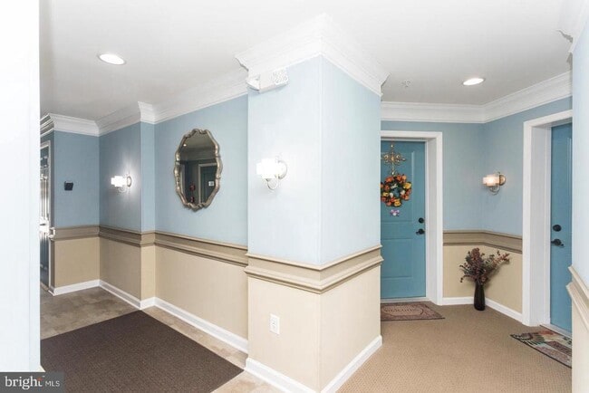 Building Photo - 8390 Ice Crystal Dr Unit B Rental