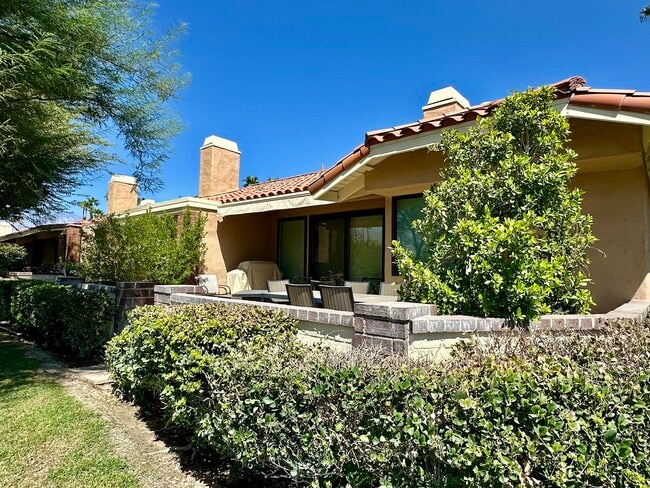 Photo - 255 San Remo St