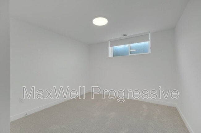 Photo - 13516-13115 115 Ave NW