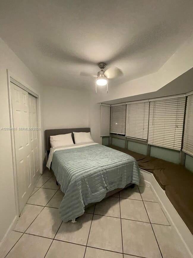 Photo - 1881 Washington Ave Unit 4D
